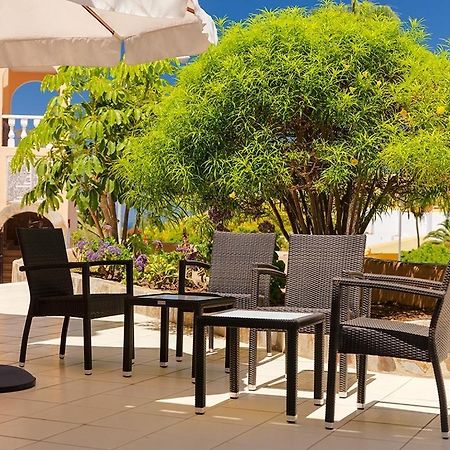 Paradise Court Aparthotel 阿德耶 外观 照片